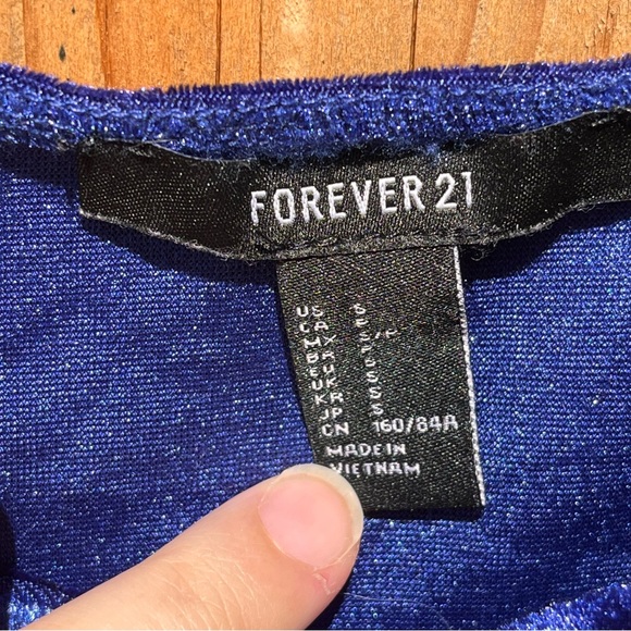Sold Forever 21 blue velvet dress - Picture 2 of 4